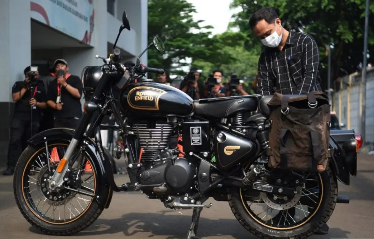 KPK: Ridwan Kamil’s Royal Enfield Motorbike Registered Under Someone Else’s Name