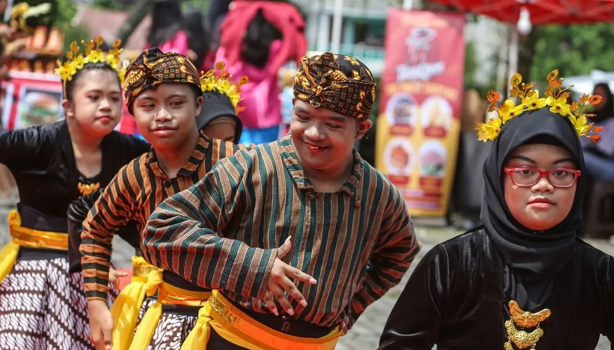 Why Traditional Dance Should Be Mandatory in Schools