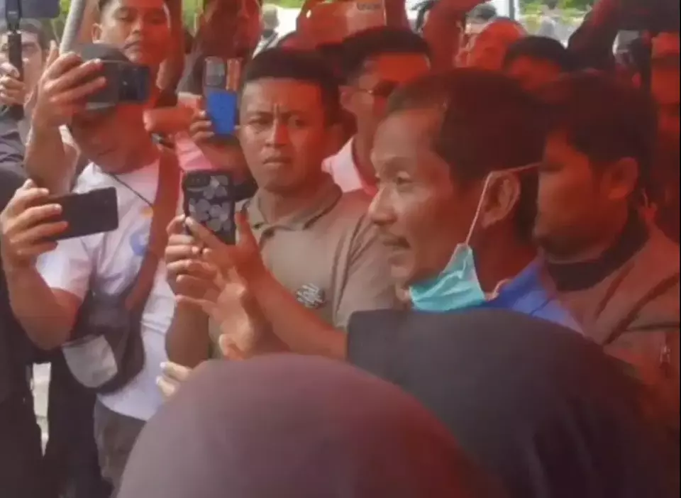 The Unseen Dangers of Dismantling Ammunition: A Tragic Explosion in Garut